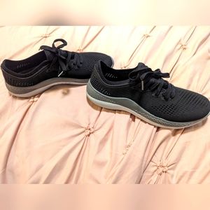 New Women's Black Crocs Sneakers sz 10